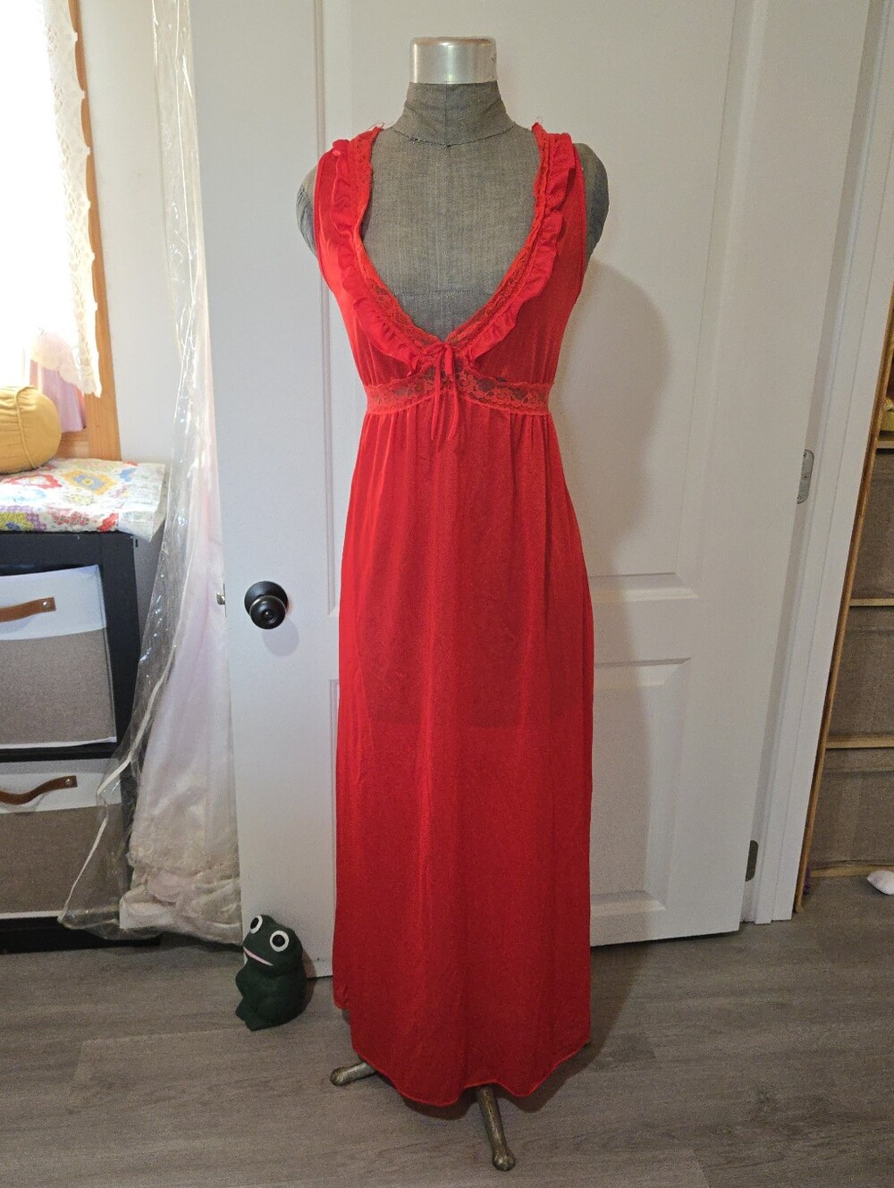 Vintage 80s Nylon Red Lace, Ruffle Trim Nightgown, SIZE M, See Description